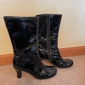 Vintage Patent Leather GoGo Boots with Zipper - size 8